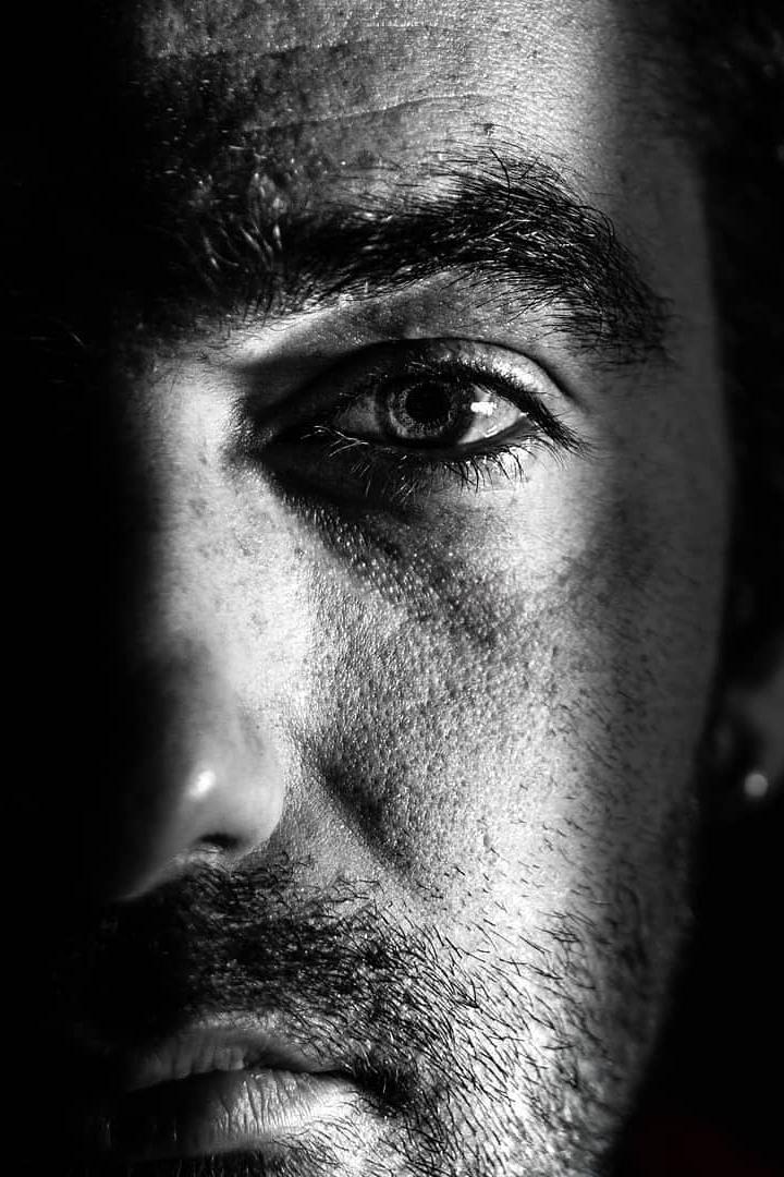 Portrait noir et blanc homme comedien marseille